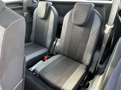 Peugeot 5008 2017 - 14900 EUR, 200000 km - AUTO.MOTO.pt - 200000km - foto 56 de 63