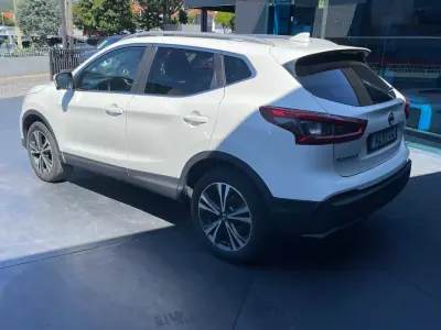 Nissan Qashqai 2017 - 13900 EUR, 236000 km - AUTO.MOTO.pt - 236000km - foto 14 de 14