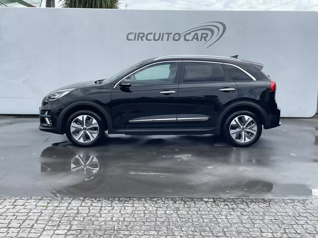 Kia e-Niro 2022 - 22250 EUR, 71631 km - AUTO.MOTO.pt - 71631km - foto 2 de 44