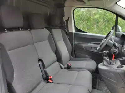 Opel COMBO 2020 - 13750 EUR, 158909 km - AUTO.MOTO.pt - 158909km - foto 11 de 16