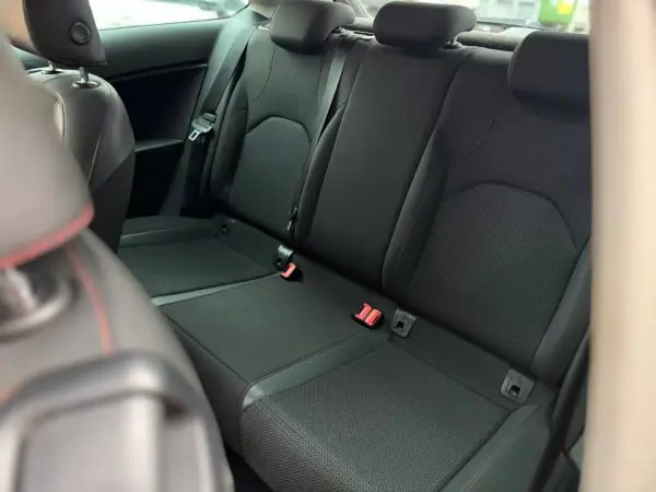 SEAT Leon 2014 - 13900 EUR, 192520 km - AUTO.MOTO.pt - 192520km - foto 16 de 18