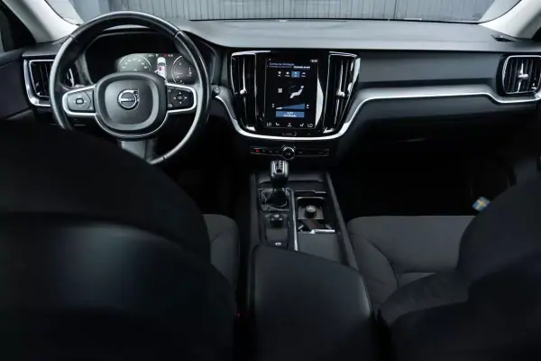 Volvo V60 2019 - 18400 EUR, 258859 km - AUTO.MOTO.pt - 258859km - foto 12 de 25