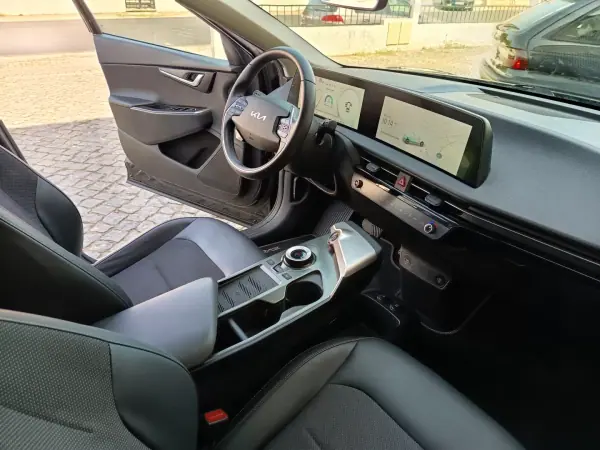 Kia EV6 2022 - 28990 EUR, 71500 km - AUTO.MOTO.pt - 71500km - foto 17 de 20