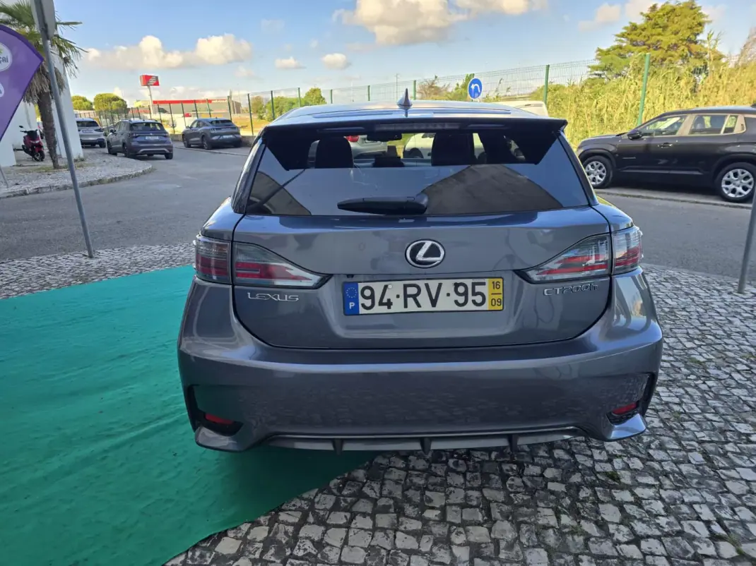 Lexus CT 200h 2016 - 17950 EUR, 217000 km - AUTO.MOTO.pt - 217000km - foto 3 de 13