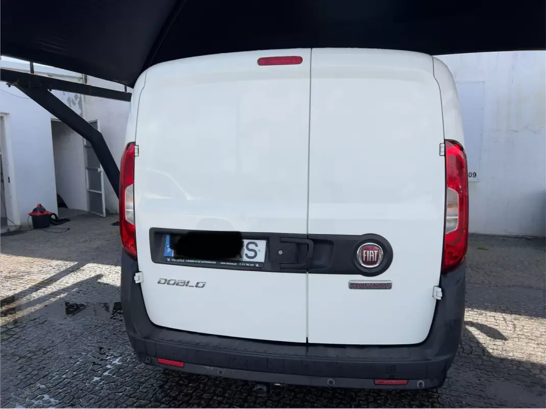 Fiat Doblo 2018 - 9250 EUR, 99150 km - AUTO.MOTO.pt - 99150km - foto 4 de 6