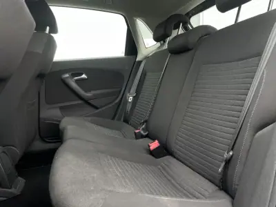 Volkswagen Polo 2013 - 7990 EUR, 168500 km - AUTO.MOTO.pt - 168500km - foto 11 de 24