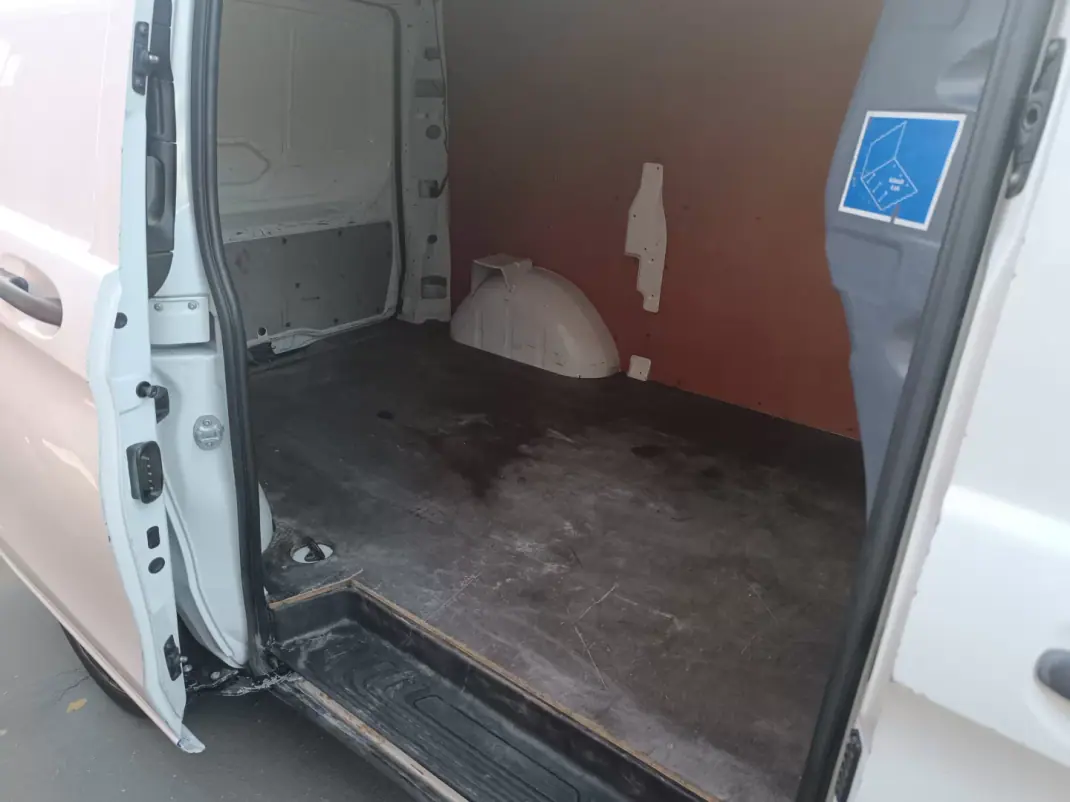 Mercedes-Benz Citan 109 CDI Longa Crew 2017 - 14900 EUR, 197662 km - AUTO.MOTO.pt - 197662km - foto 16 de 20