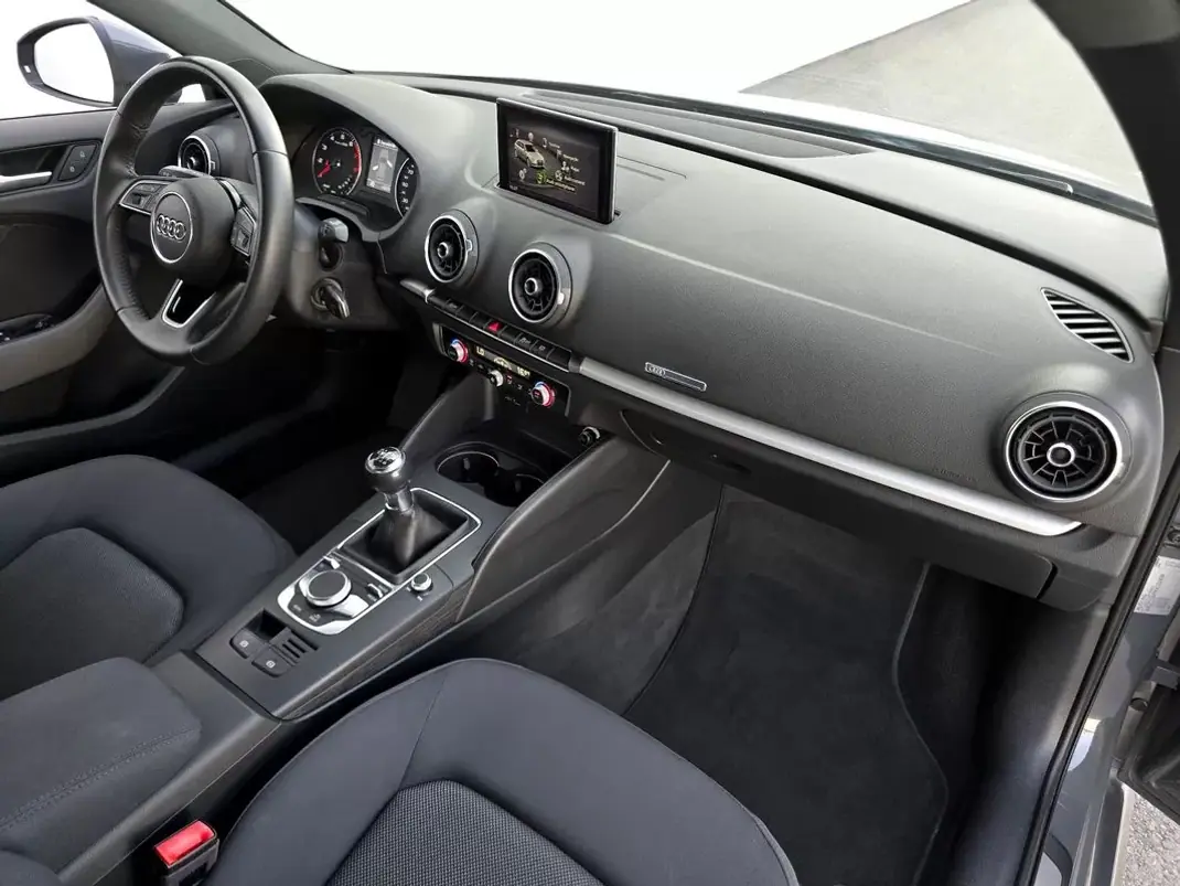 Audi A3 Sportback 2019 - 17500 EUR, 81000 km - AUTO.MOTO.pt - 81000km - foto 27 de 33