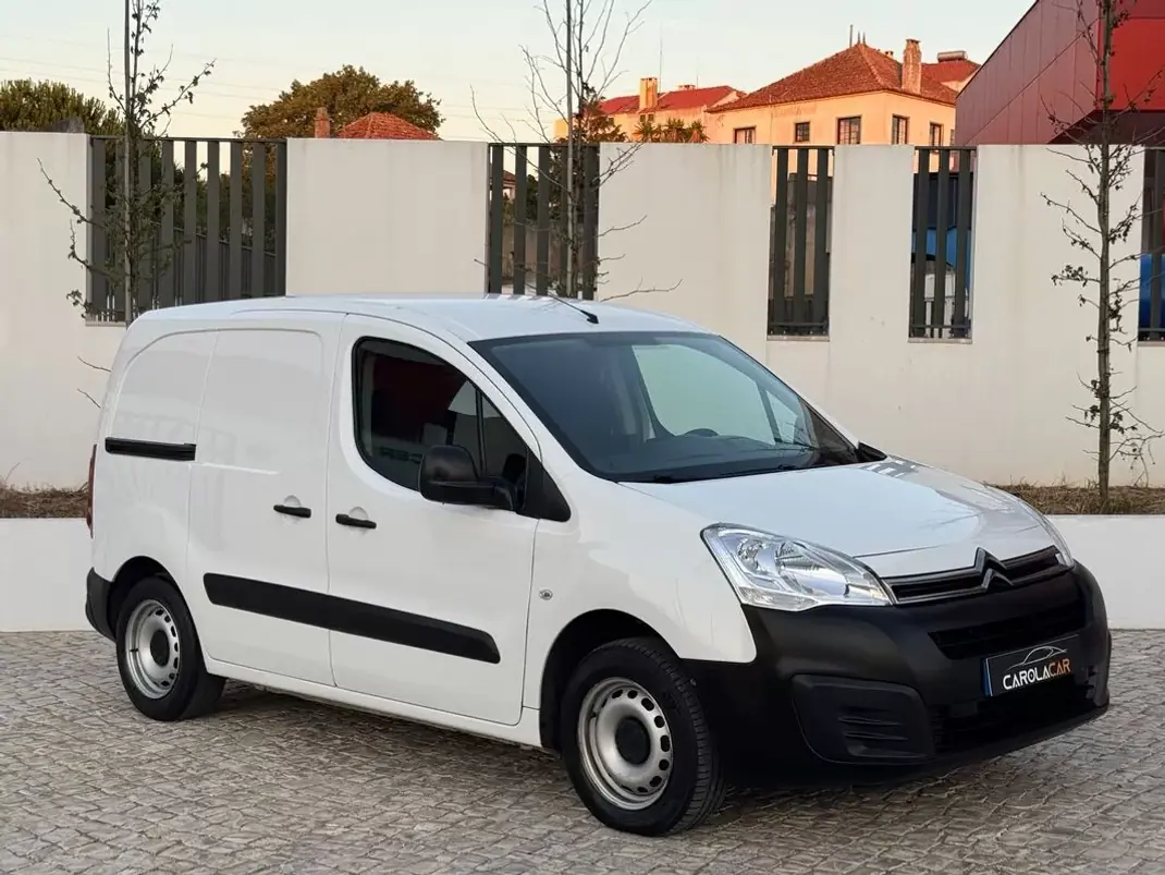 Citroën 2018 - 10950 EUR, 145000 km - AUTO.MOTO.pt - 145000km - foto 1 de 26