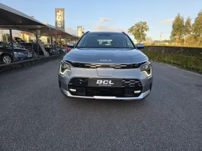 Kia Niro EV 2022 - 23990 EUR, 89000 km - AUTO.MOTO.pt - 89000km - foto 2 de 46