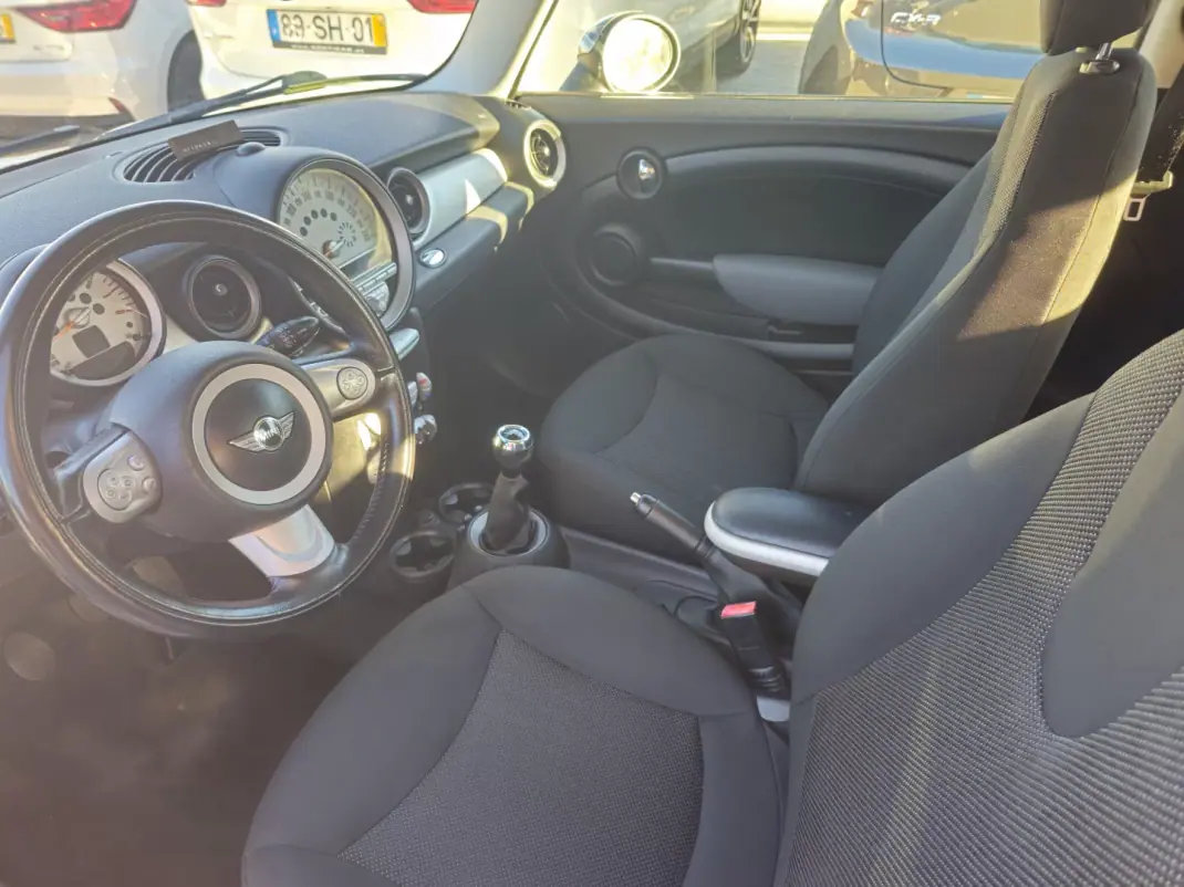 MINI One 2009 - 7990 EUR, 164320 km - 164320km - foto 8 de 14