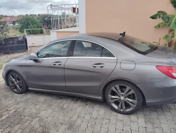 Mercedes-Benz CLA 180 2017 - 15000 EUR, 165000 km - AUTO.MOTO.pt - 165000km - foto 2 de 8