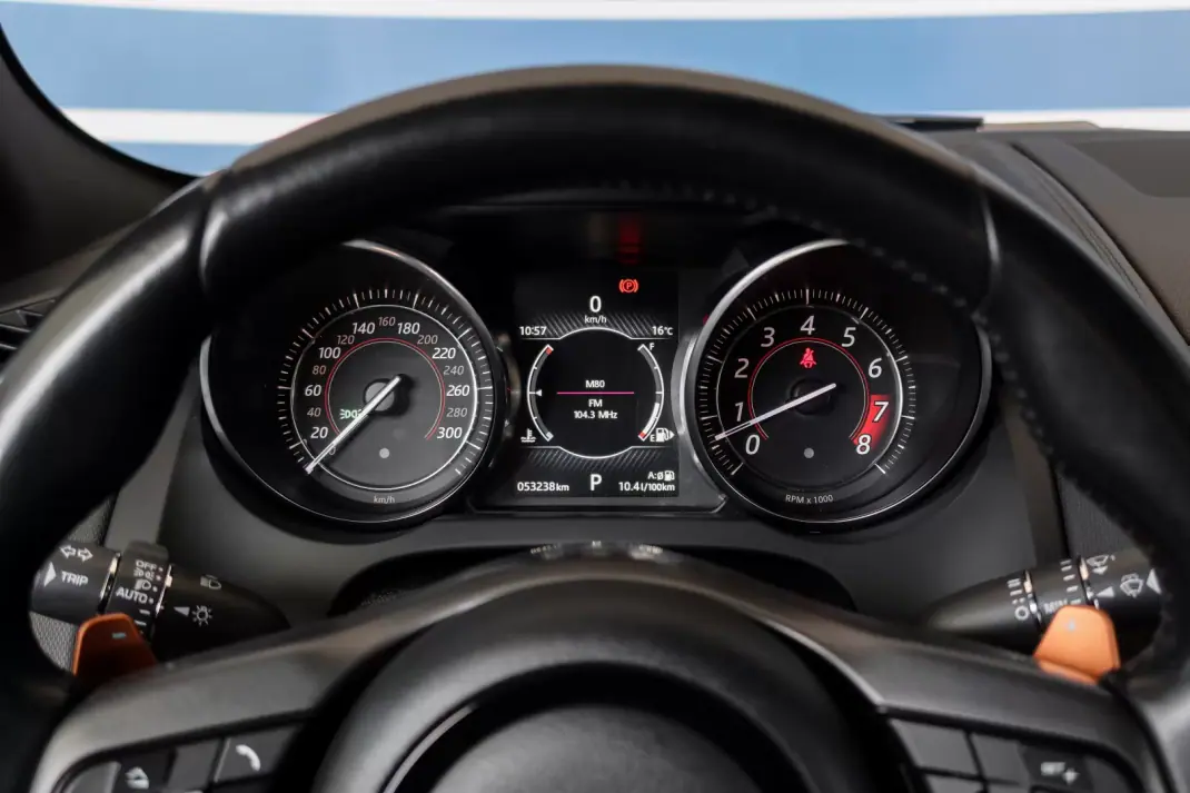 Jaguar F-Type 2016 - 62500 EUR, 53238 km - AUTO.MOTO.pt - 53238km - foto 14 de 26
