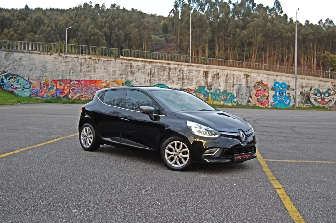 Renault Clio 2016 - 11500 EUR, 118568 km - AUTO.MOTO.pt - 118568km - foto 2 de 8