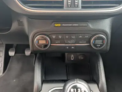 Ford Focus SW 2019 - 8900 EUR, 205714 km - AUTO.MOTO.pt - 205714km - foto 18 de 22