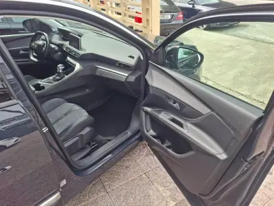 Peugeot 3008 2017 - 13500 EUR, 100000 km - 100000km - foto 22 de 39