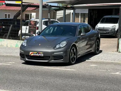 Porsche Panamera 2015 - 39900 EUR, 124815 km - AUTO.MOTO.pt - 124815km - foto 13 de 41