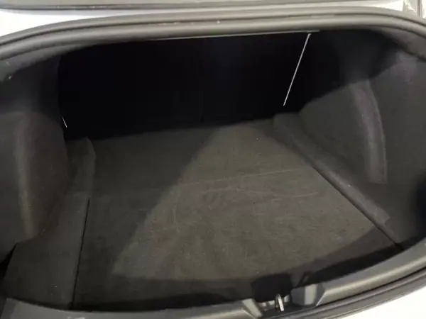 Tesla Model 3 2023 - 29750 EUR, 68000 km - AUTO.MOTO.pt - 68000km - foto 43 de 44
