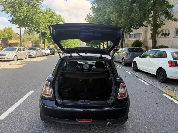 MINI Cooper 2008 - 7450 EUR, 99000 km - AUTO.MOTO.pt - 99000km - foto 8 de 15