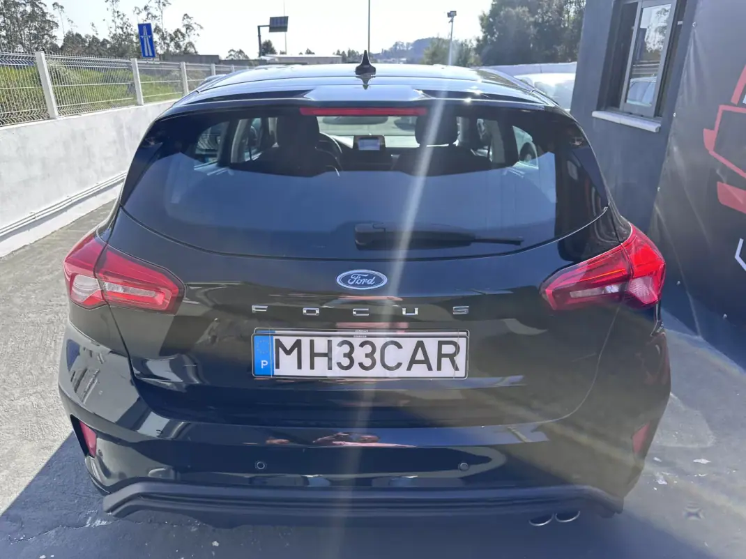 Ford Focus 2018 - 10900 EUR, 100000 km - AUTO.MOTO.pt - 100000km - foto 5 de 35