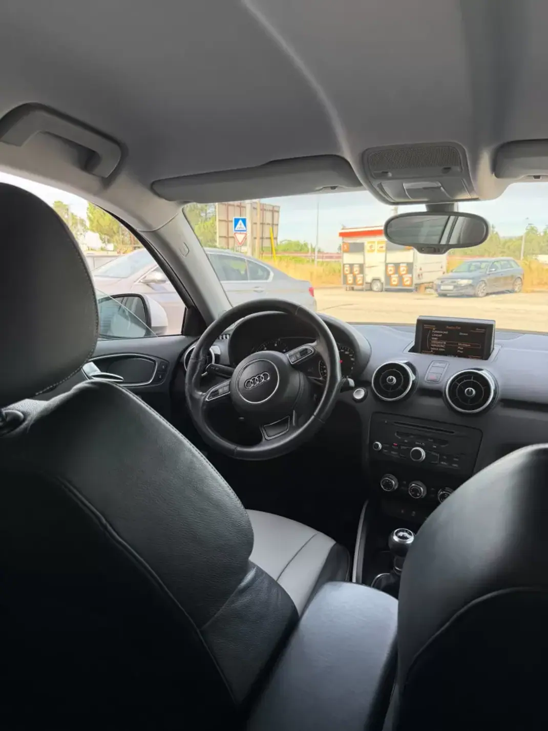 Audi A1 2012 - 10000 EUR, 252568 km - 252568km - foto 15 de 17