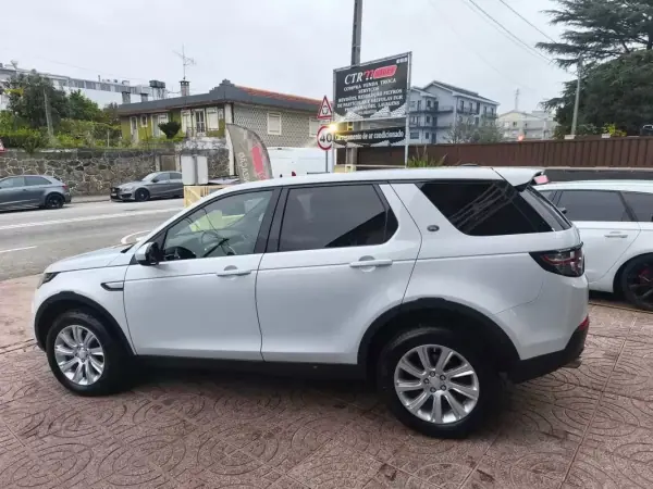 Land Rover Discovery Sport 2016 - 21500 EUR, 178000 km - AUTO.MOTO.pt - 178000km - foto 11 de 33