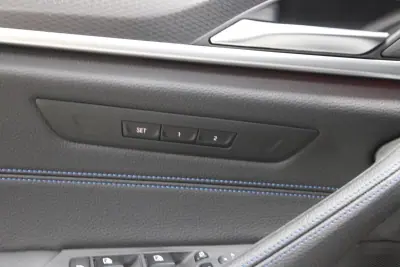 BMW 530e 2021 - 32990 EUR, 137000 km - AUTO.MOTO.pt - 137000km - foto 13 de 39