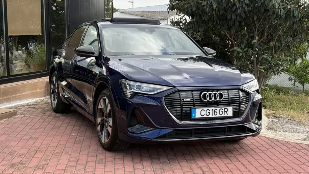 Audi e-tron Sportback 2022 - 32990 EUR, 82000 km - AUTO.MOTO.pt - 82000km - foto 18 de 43