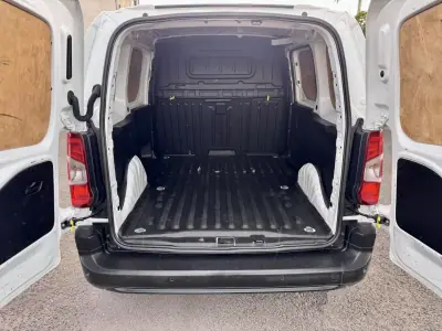 Citroën 2021 - 16500 EUR, 52000 km - AUTO.MOTO.pt - 52000km - foto 19 de 21