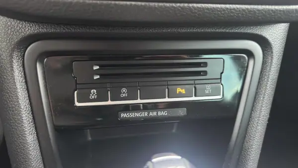 SEAT Alhambra 2016 - 18490 EUR, 204000 km - AUTO.MOTO.pt - 204000km - foto 18 de 22