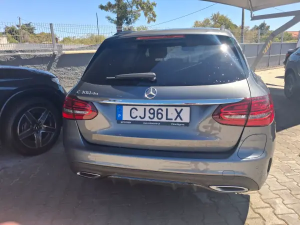 Mercedes-Benz C 300 2020 - 27900 EUR, 107000 km - AUTO.MOTO.pt - 107000km - foto 7 de 11