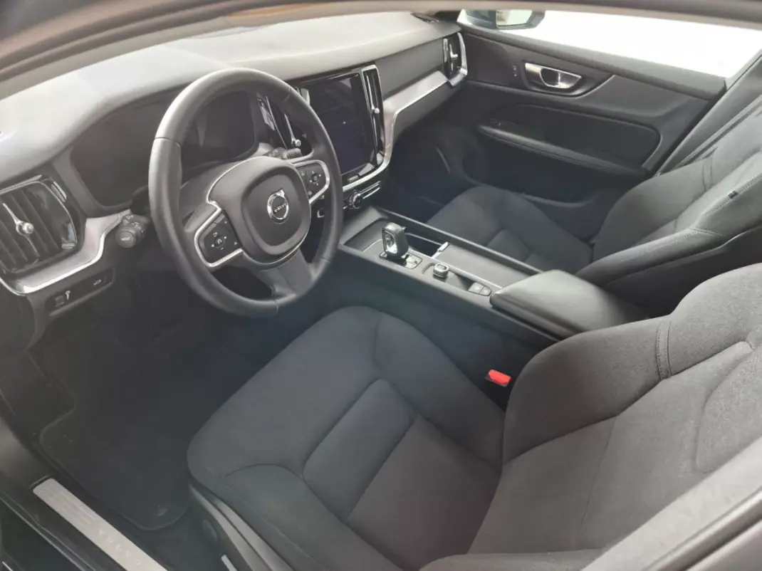 Volvo V60 2021 - 24990 EUR, 103413 km - AUTO.MOTO.pt - 103413km - foto 8 de 23