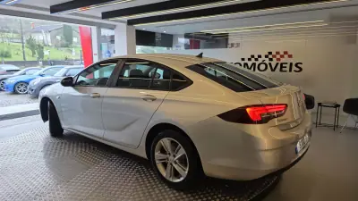 Opel Insignia Grand Sport 2018 - 12900 EUR, 149839 km - AUTO.MOTO.pt - 149839km - foto 17 de 49