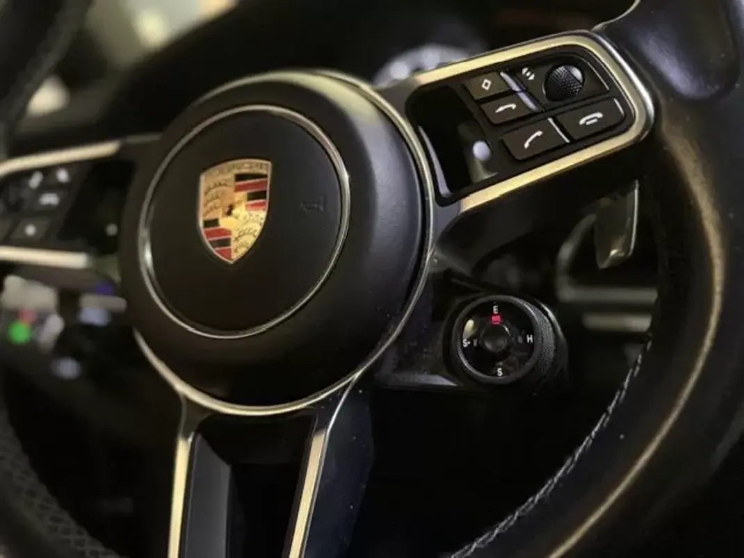 Porsche Panamera 2020 - 76990 EUR, 142770 km - 142770km - foto 16 de 25