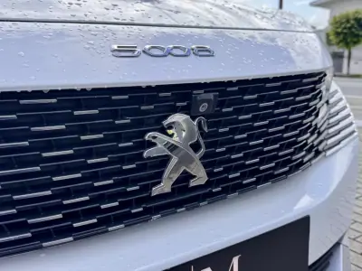 Peugeot 5008 2021 - 23990 EUR, 103000 km - AUTO.MOTO.pt - 103000km - foto 7 de 22