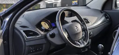 Renault Mégane 2013 - 7500 EUR, 215000 km - foto 5 de 9