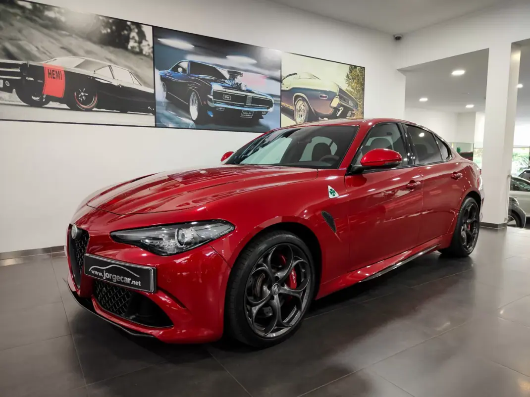 Alfa Romeo Giulia 2018 - 65500 EUR, 53000 km - AUTO.MOTO.pt - 53000km - foto 13 de 37