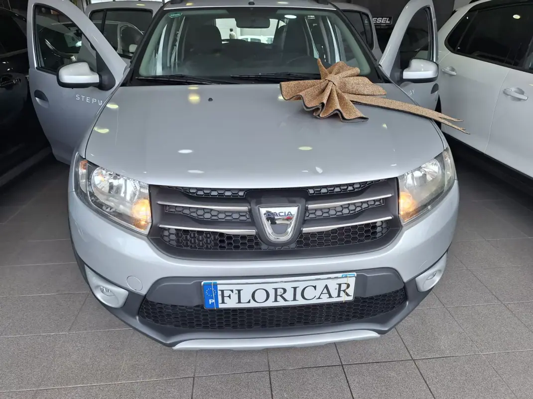 Dacia Sandero 2014 - 8490 EUR, 57546 km - AUTO.MOTO.pt - 57546km - foto 12 de 15