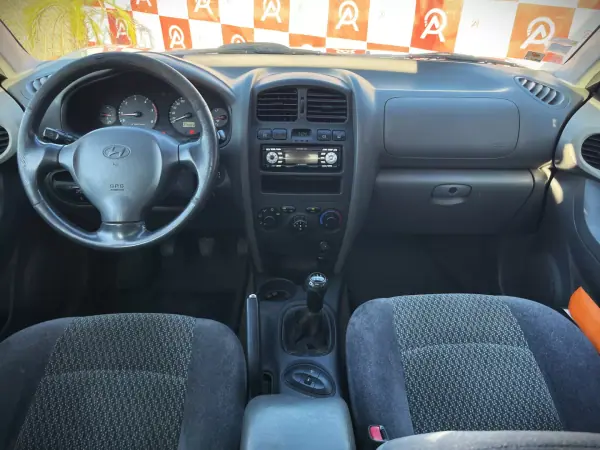 Hyundai Santa Fe 2003 - 5990 EUR, 215865 km - AUTO.MOTO.pt - 215865km - foto 8 de 18