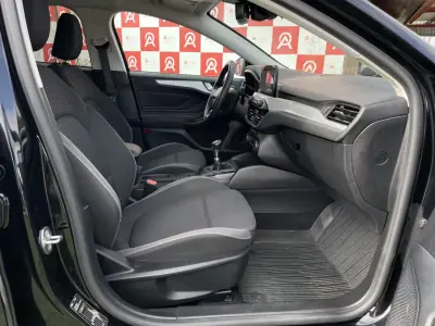 Ford Focus SW 2019 - 13990 EUR, 158295 km - AUTO.MOTO.pt - 158295km - foto 12 de 20