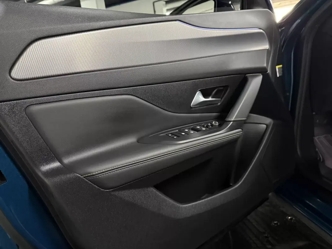 Peugeot 408 2022 - 28990 EUR, 46900 km - AUTO.MOTO.pt - 46900km - foto 27 de 30