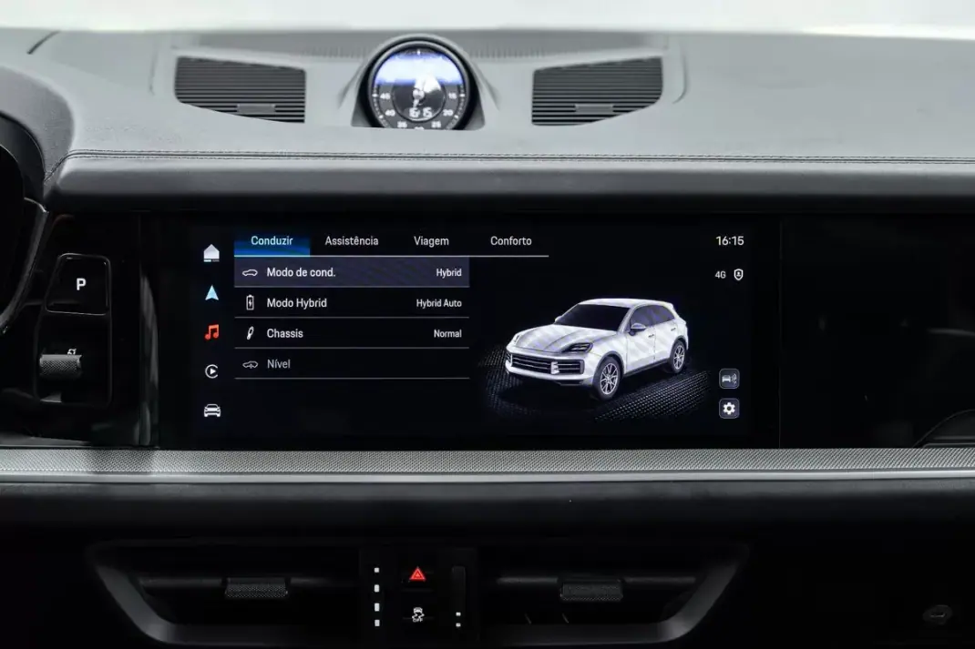 Porsche Cayenne 2024 - 97950 EUR, 32000 km - AUTO.MOTO.pt - 32000km - foto 39 de 55