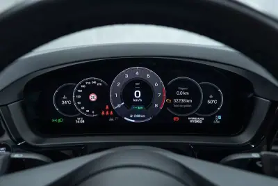 Porsche Cayenne 2024 - 97950 EUR, 32000 km - AUTO.MOTO.pt - 32000km - foto 32 de 55