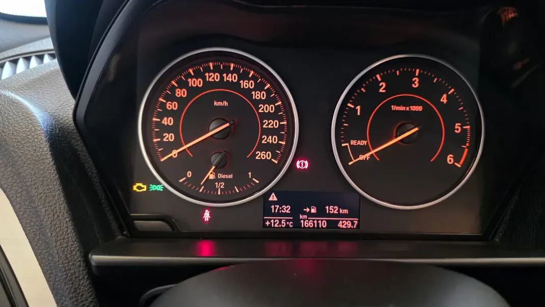BMW 118 2012 - 15500 EUR, 166110 km - AUTO.MOTO.pt - 166110km - foto 40 de 61