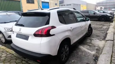 Peugeot 2008 2017 - 10900 EUR, 145000 km - AUTO.MOTO.pt - 145000km - foto 3 de 16