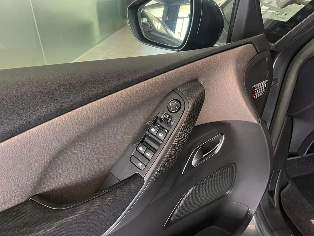 Citroën C4 Grand Picasso 2014 - 12900 EUR, 250524 km - AUTO.MOTO.pt - 250524km - foto 9 de 15