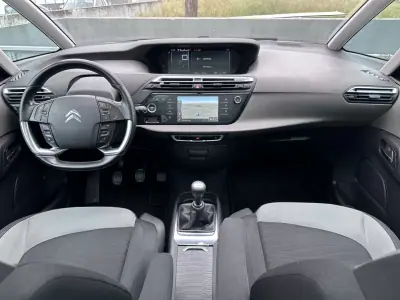 Citroën C4 Picasso 2015 - 9250 EUR, 160000 km - AUTO.MOTO.pt - 160000km - foto 34 de 68