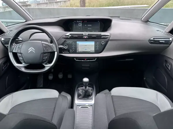 Citroën C4 Picasso 2015 - 9250 EUR, 160000 km - AUTO.MOTO.pt - 160000km - foto 34 de 68