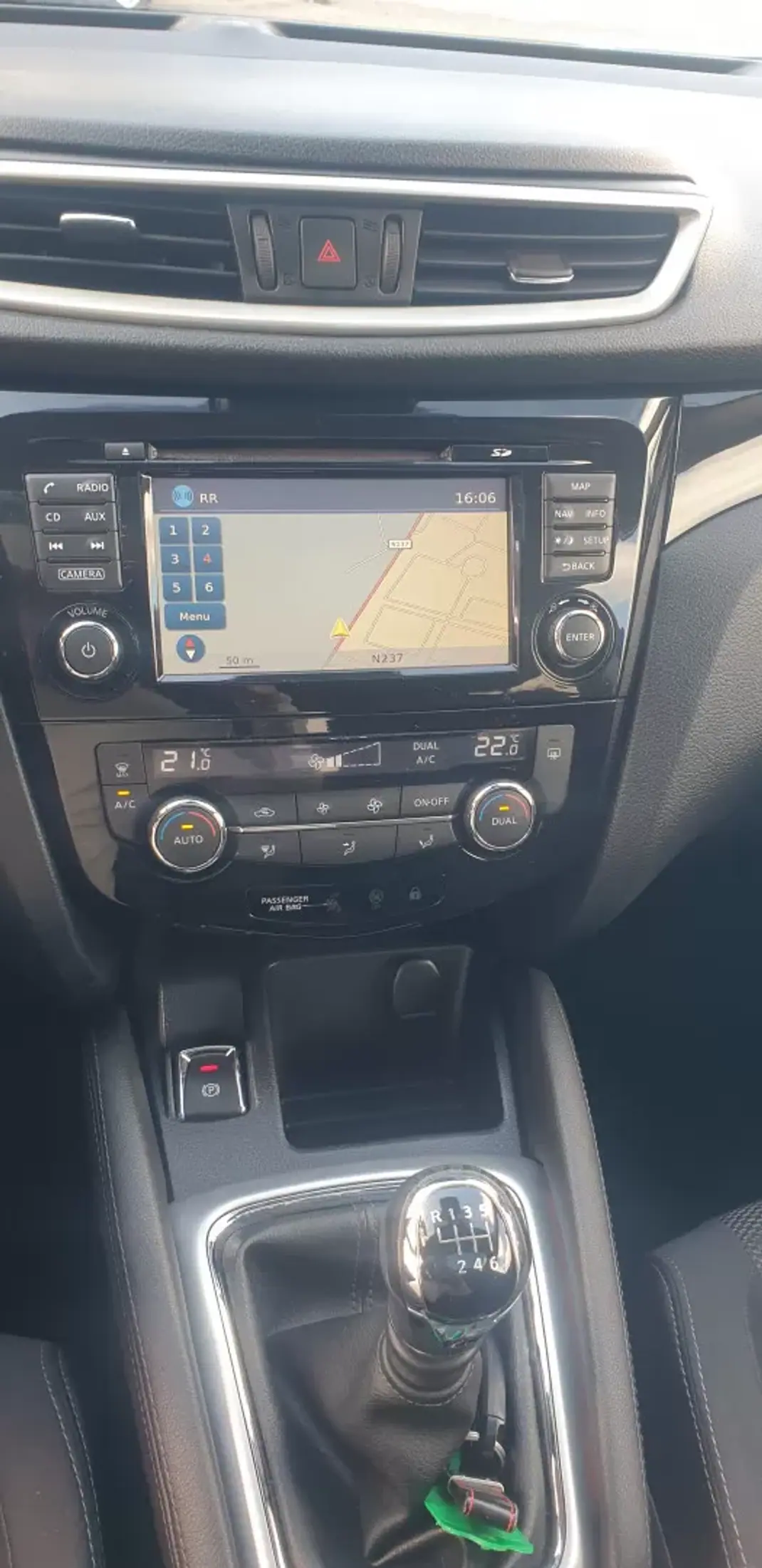 Nissan Qashqai 2015 - 14950 EUR, 104000 km - AUTO.MOTO.pt - 104000km - foto 11 de 13