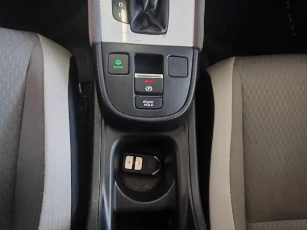 Honda Jazz Crosstar Hybrid 2020 - 21900 EUR, 20000 km - AUTO.MOTO.pt - 20000km - foto 35 de 36